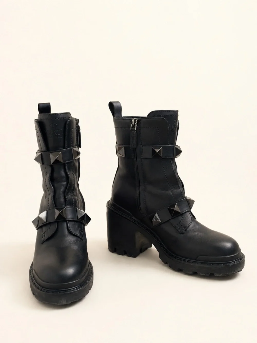 Valentino Garavani Rockstud Boots US 8